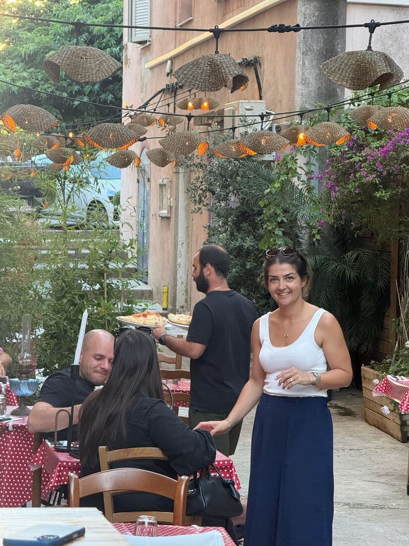 Une tablée en terrasse