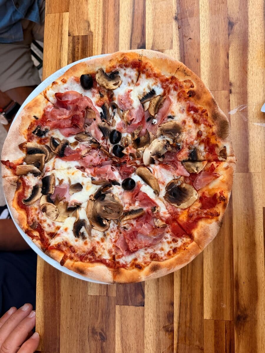 Pizza Regina